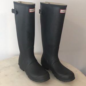 Hunter adjustable back matte black rain boots